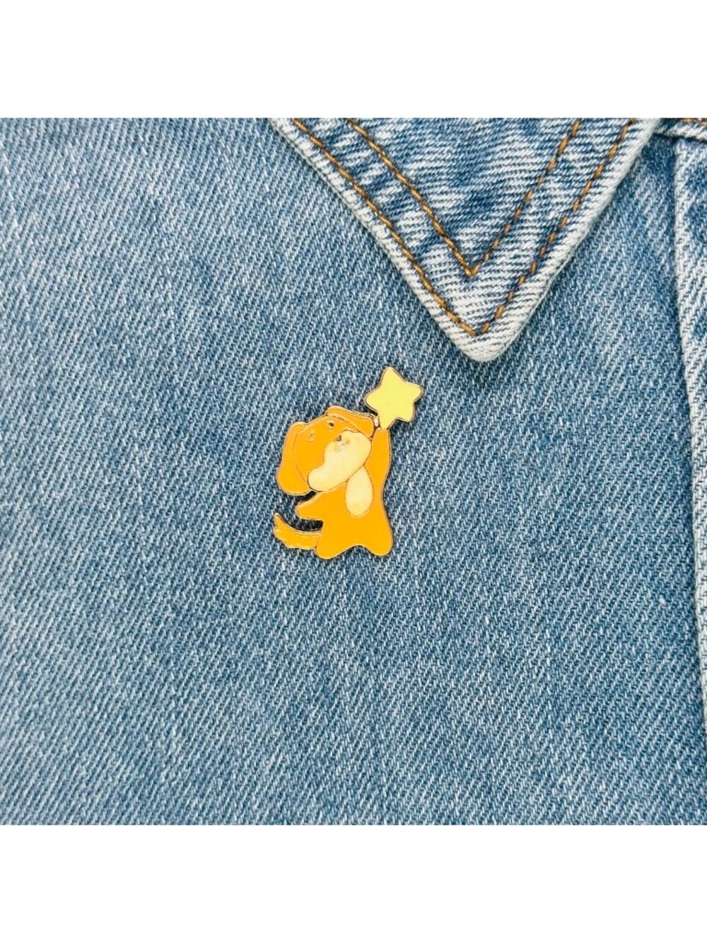 ⭐Enamel Pin Dog reaching star jewelry broch Cartoon Animal Orange Oz New Student